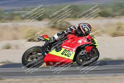 media/Nov-16-2025-Race Pace (Sun) [[8c5fa54630]]/Verified Riders/7-Turn 4 (1155am)/